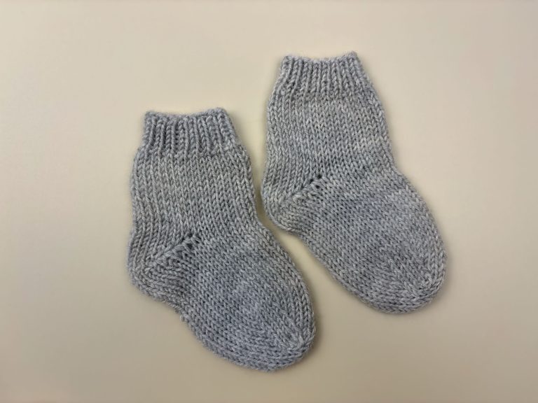 May Baby Socks Free Knitting Pattern